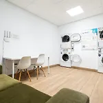 H2M Pasaje Dos Santos Smarttv, Oven, Parking Or